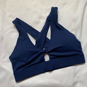 Women’s Plus Oasis Twist Front Sports Bra
